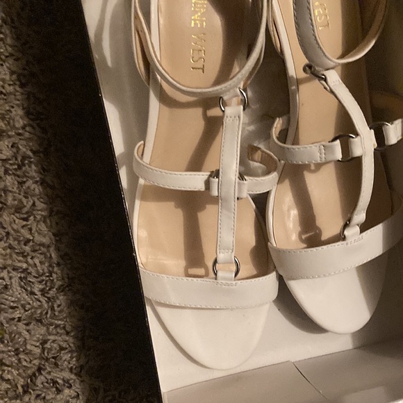 Heels - Picture 3 of 4